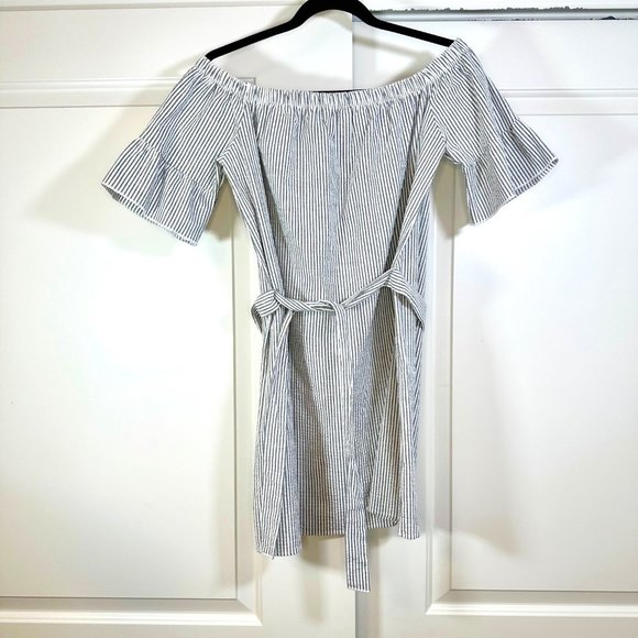 Off Shoulder Pinstripes Gray & White Dress - Large - Picture 1 of 8